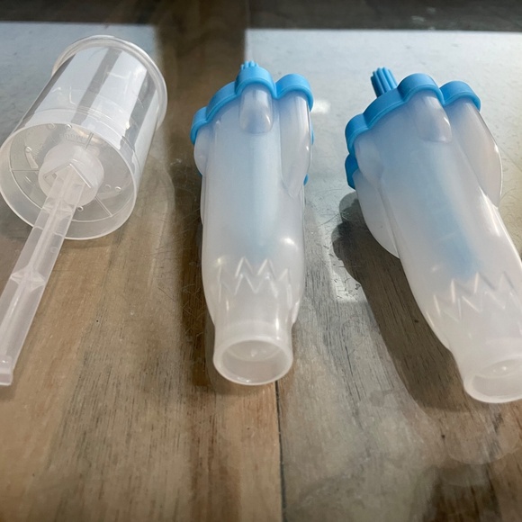 Like New 4-Piece Popsicle Mold Set - Picture 5 of 13